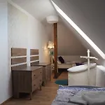 Apartment U Vaclava - 7 Minut Od Letiste Vaclava Havla - Parkovani Zdarma Knezeves (Prague-West)