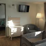U Vaclava - 7 Minut Od Letiste Vaclava Havla - Parkovani Zdarma