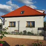 U Vaclava - 7 Minut Od Letiste Vaclava Havla - Parkovani Zdarma *
