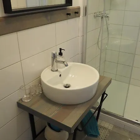 Apartman U Vaclava - 7 Minut Od Letiste Vaclava Havla - Parkovani Zdarma *