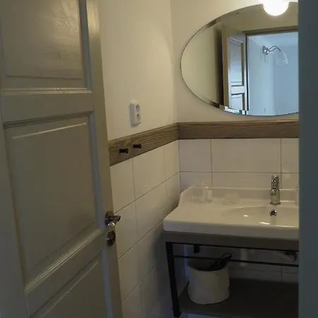 Daire U Vaclava - 7 Minut Od Letiste Vaclava Havla - Parkovani Zdarma Kněževes