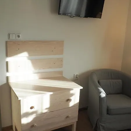 U Vaclava - 7 Minut Od Letiste Vaclava Havla - Parkovani Zdarma Kněževes