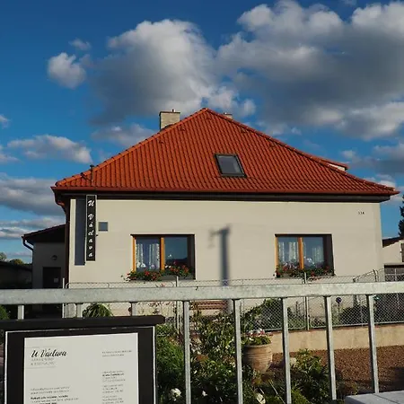 U Vaclava - 7 Minut Od Letiste Vaclava Havla - Parkovani Zdarma