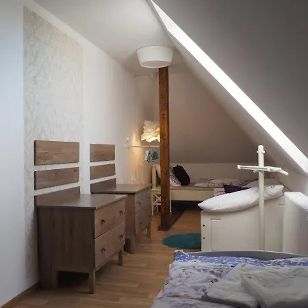 Apartment U Vaclava - 7 Minut Od Letiste Vaclava Havla - Parkovani Zdarma Kněževes