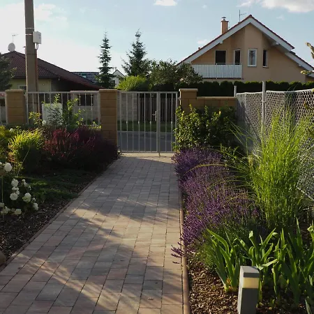 U Vaclava - 7 Minut Od Letiste Vaclava Havla - Parkovani Zdarma Apartman