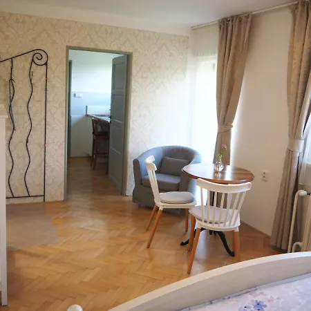 U Vaclava - 7 Minut Od Letiste Vaclava Havla - Parkovani Zdarma * Kněževes