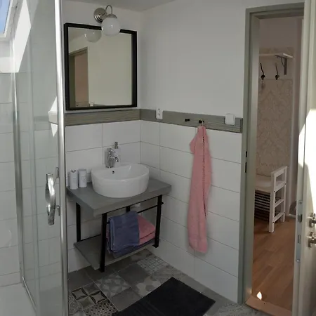 Apartman U Vaclava - 7 Minut Od Letiste Vaclava Havla - Parkovani Zdarma *